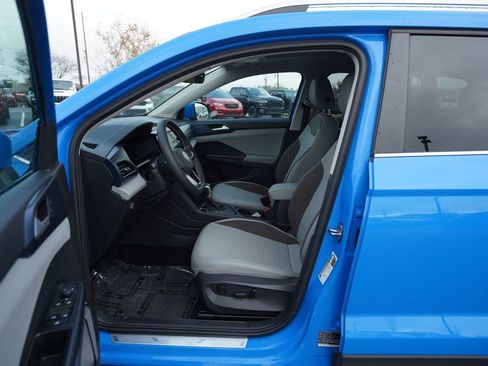 Used 2023 Volkswagen Taos SE w/ Panoramic Sunroof Package image 13