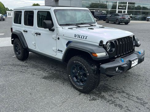 Used 2023 Jeep Wrangler Unlimited w/ Sun & Screen Package AWD/4WD image 7