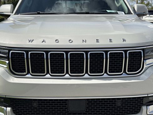 Used 2022 Jeep Wagoneer Series III w/ Rear Seat Video Group 1 RWD image 8