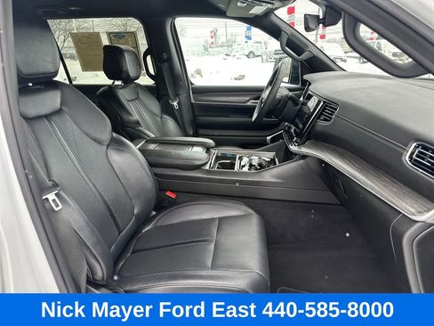 Used 2024 Jeep Wagoneer Series II image 10