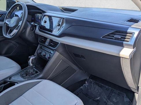 Used 2022 Volkswagen Taos SE image 21