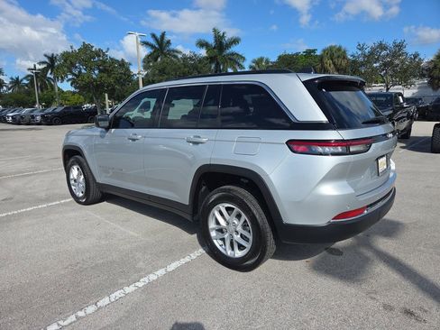 New 2025 Jeep Grand Cherokee Laredo X image 7