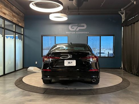 Used 2025 Honda Civic Sport image 4