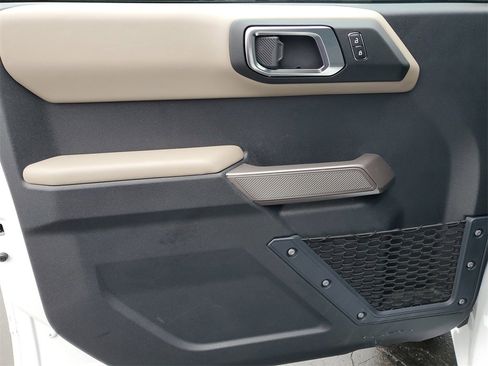 Used 2023 Ford Bronco Wildtrak image 25