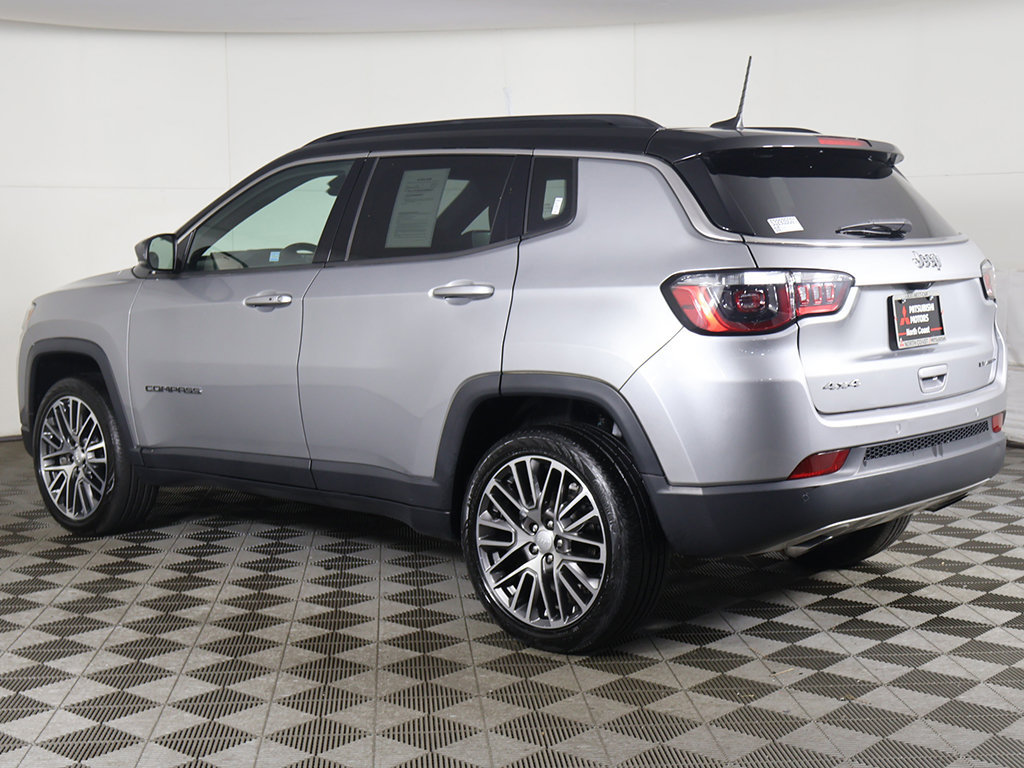 Used 2023 Jeep Compass Limited w/ Sun and Sound Group AWD/4WD image 10