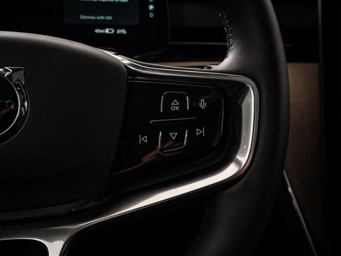 Used 2025 Volvo EX90 Plus image 29