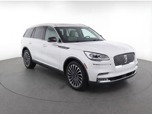 Used 2020 Lincoln Aviator Reserve w/ Equipment Group 201A image 2