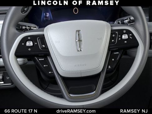 New 2026 Lincoln Aviator AWD image 13