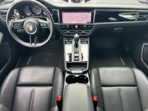 Used 2022 Porsche Macan image 6