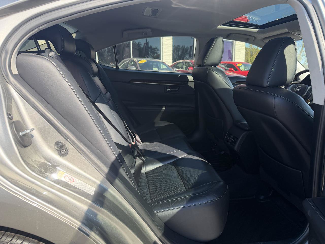 Used 2015 Lexus ES 350 w/ Luxury Package FWD image 13