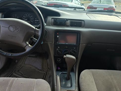 Used 2001 Toyota Camry LE FWD image 9