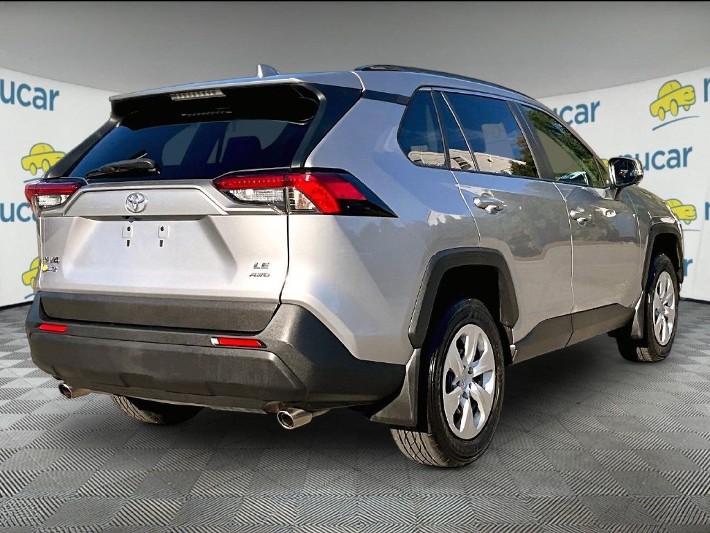 Used 2019 Toyota RAV4 LE w/ Carpet Mat Package AWD/4WD image 6