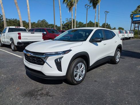 New 2026 Chevrolet Trax LS w/ Driver Confidence Package image 8