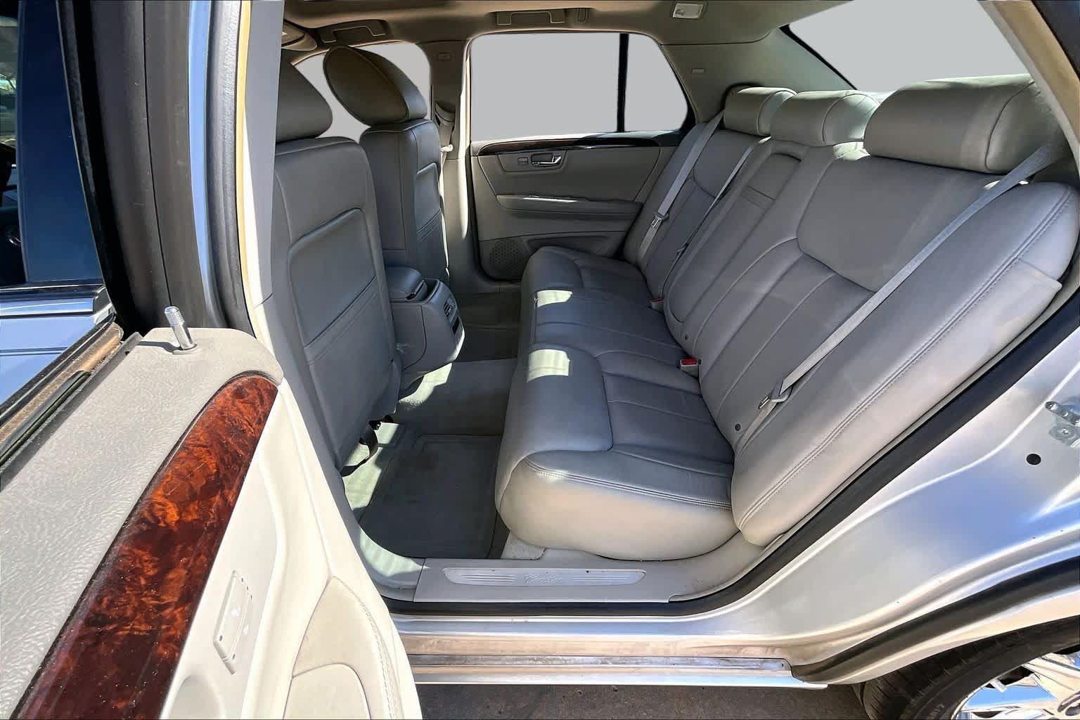 Used 2011 Cadillac DTS Luxury FWD image 19