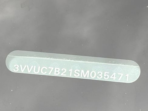 Used 2025 Volkswagen Taos SE image 29