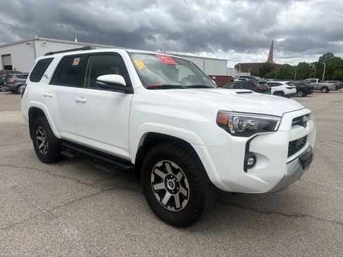 Used 2023 Toyota 4Runner TRD Off-Road Premium w/ Moonroof Package AWD/4WD image 3
