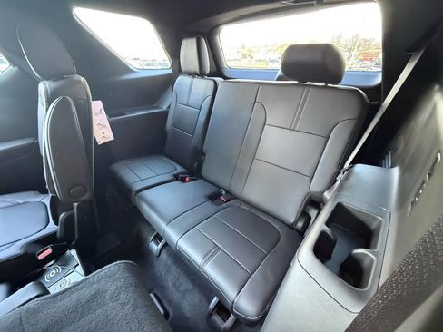 Used 2023 Chevrolet Traverse RS image 15