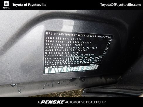 Used 2025 Volkswagen Tiguan SE R-Line AWD/4WD image 9
