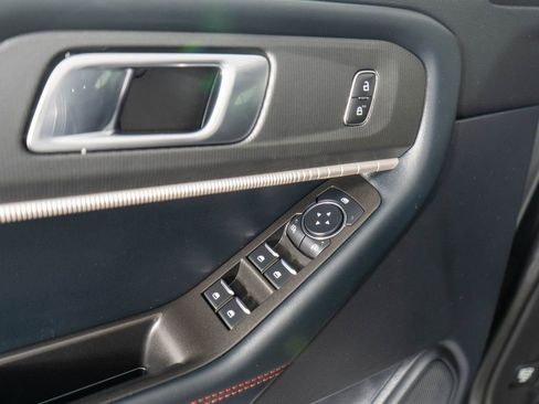 Used 2025 Ford Explorer ST-Line AWD/4WD image 23