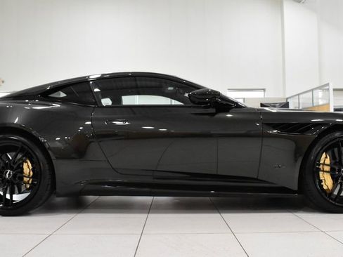 Used 2022 Aston Martin DBS Superleggera RWD image 6