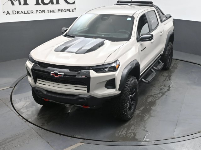 New 2026 Chevrolet Colorado ZR2 w/ Midnight Edition AWD/4WD image 24