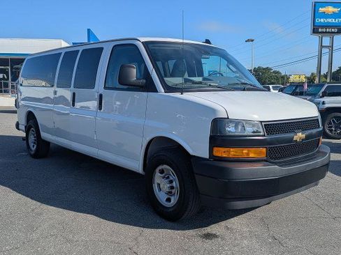 Used 2024 Chevrolet Express 3500 LS RWD image 2