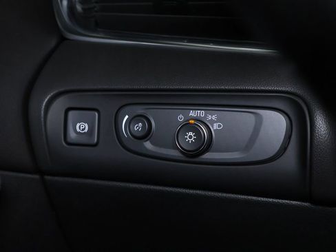 Used 2020 Buick Enclave Premium w/ Sun and Sites Package image 27