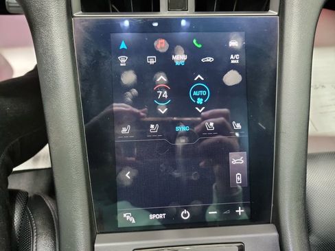 Used 2021 Porsche Taycan image 45