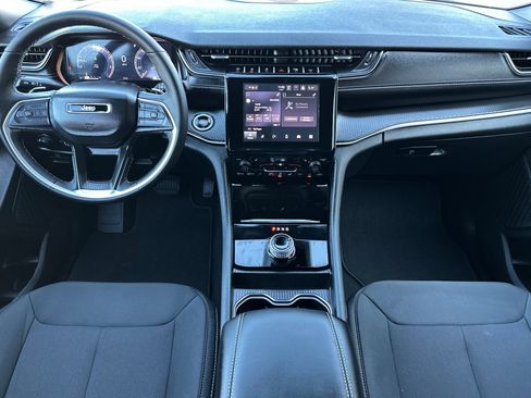 New 2025 Jeep Grand Cherokee Laredo X w/ Luxury Tech Group I image 13