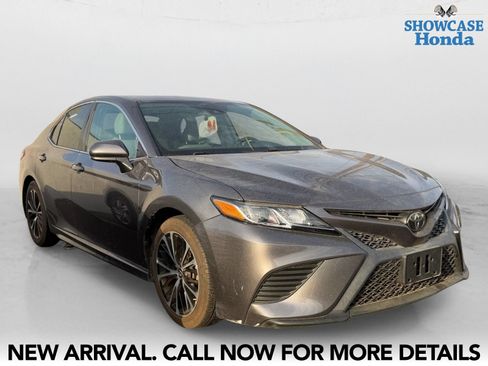 Used 2019 Toyota Camry SE w/ Carpet Mat Package FWD image 6