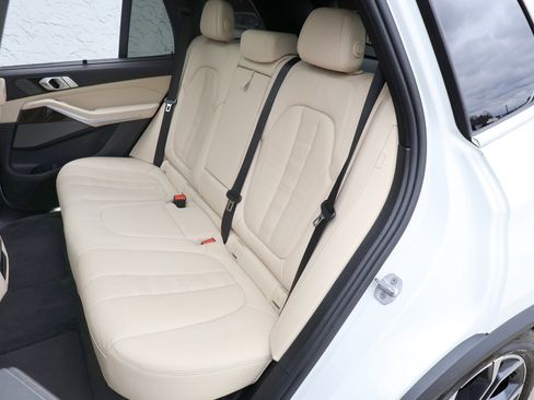 Used 2021 BMW X5 sDrive40i w/ Premium Package image 22