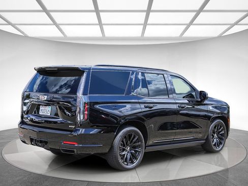 Used 2025 Cadillac Escalade Sport w/ Touring Package AWD/4WD image 3