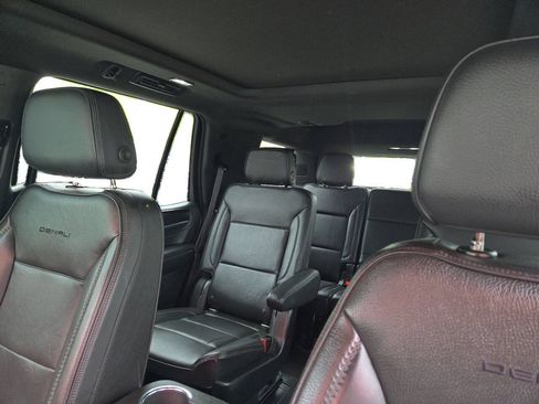 Used 2021 GMC Yukon Denali w/ Advanced Technology Package AWD/4WD image 10