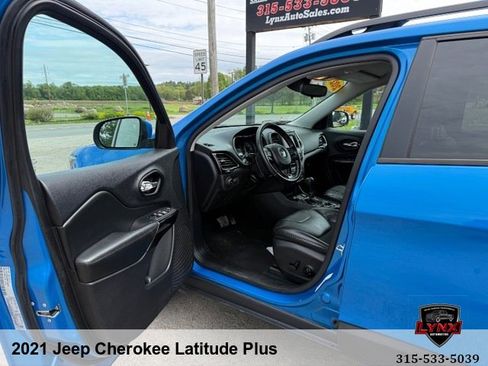 Used 2021 Jeep Cherokee Latitude Plus AWD/4WD image 16