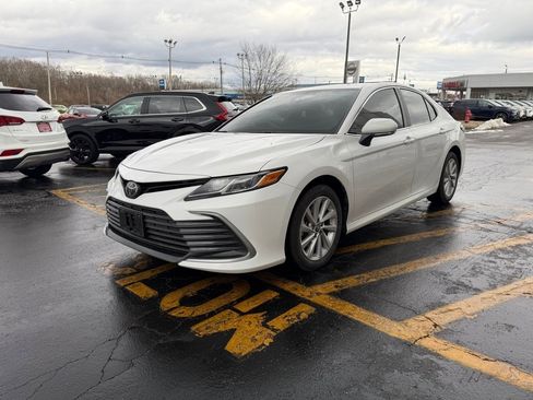 Used 2023 Toyota Camry LE image 9