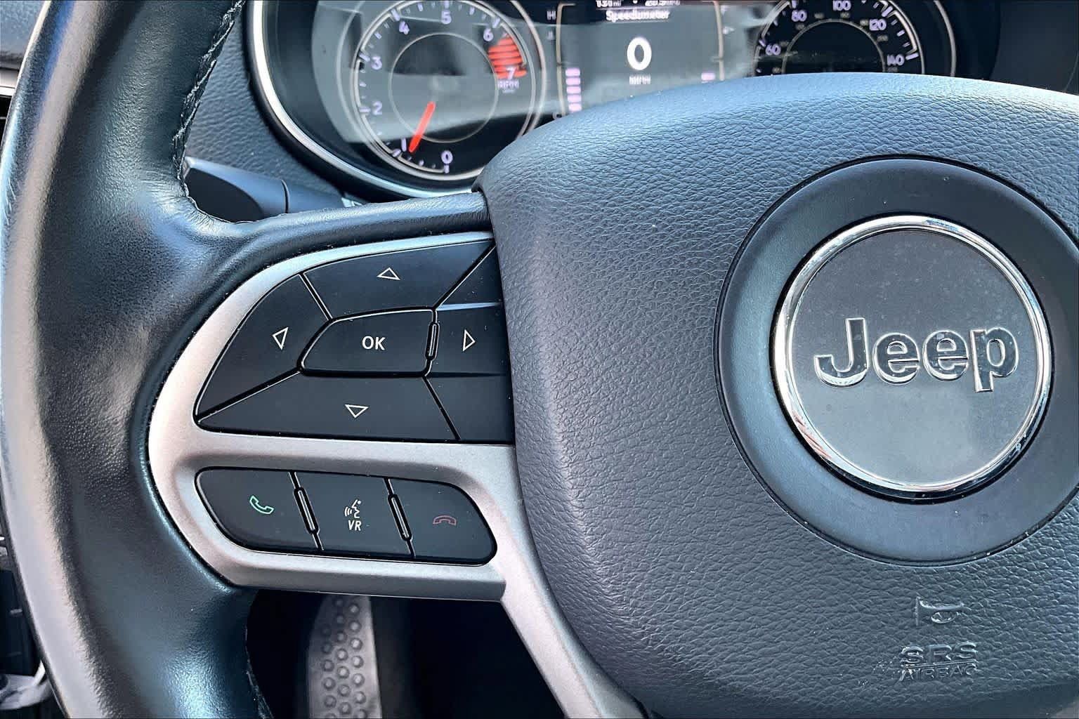 Used 2019 Jeep Cherokee Latitude Plus AWD/4WD image 23