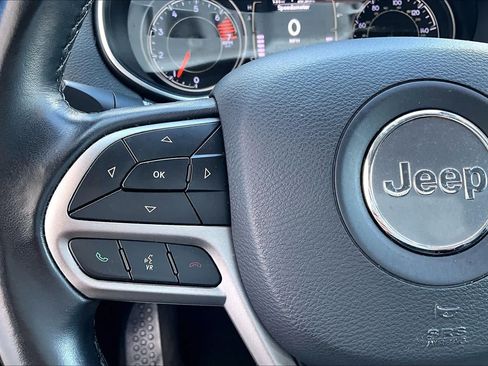 Used 2019 Jeep Cherokee Latitude Plus AWD/4WD image 23