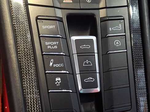 Used 2014 Porsche 911 Turbo image 24