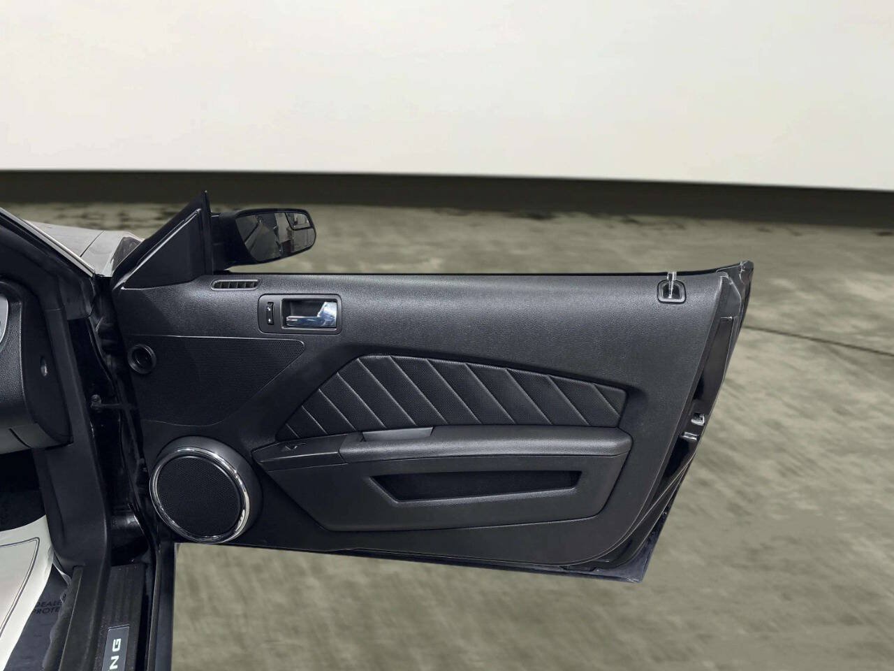 Used 2012 Ford Mustang GT Premium RWD image 17