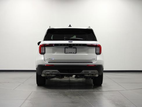 New 2026 Ford Explorer Active w/ Active Comfort Package image 5