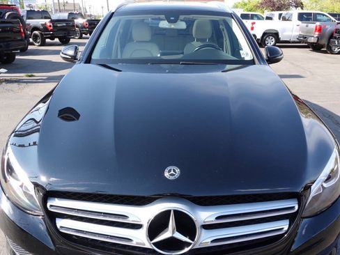 Used 2019 Mercedes-Benz GLC 300 4MATIC image 6