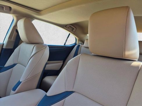 Used 2024 Lexus ES 250 w/ Premium Package AWD/4WD image 5