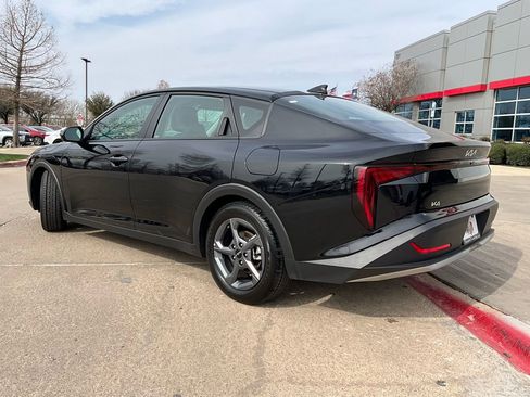 Used 2025 Kia K4 LXS image 8