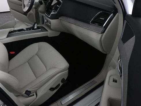 Used 2025 Volvo XC90 B5 Plus w/ Protection Package Premier image 20
