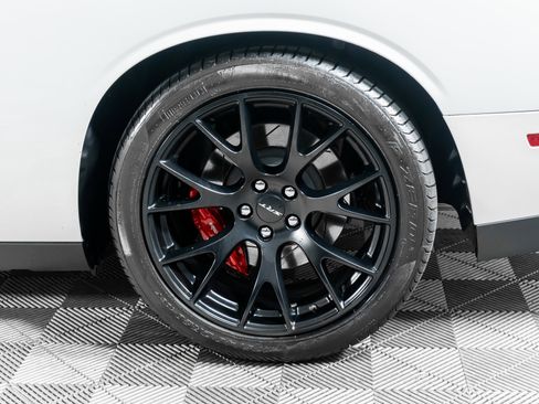 Used 2015 Dodge Challenger SRT Hellcat image 18