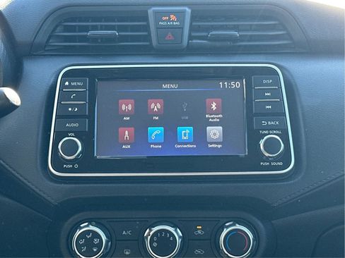 Used 2021 Nissan Versa S FWD image 11