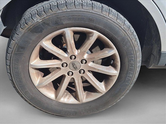 Used 2015 Lincoln MKX FWD w/ Equipment Group 102A image 17
