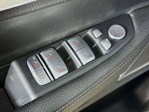 Certified 2022 BMW 740i image 18