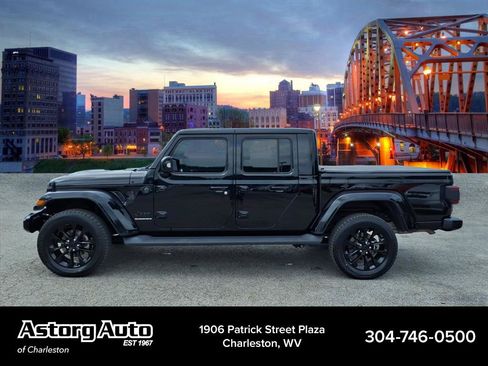 Used 2023 Jeep Gladiator Overland AWD/4WD image 6
