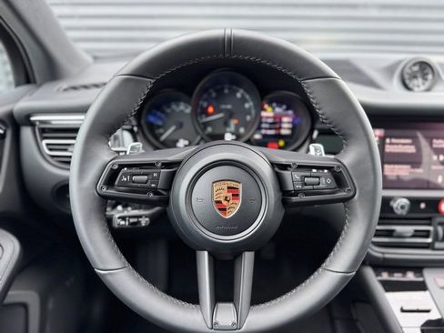 New 2026 Porsche Macan image 19